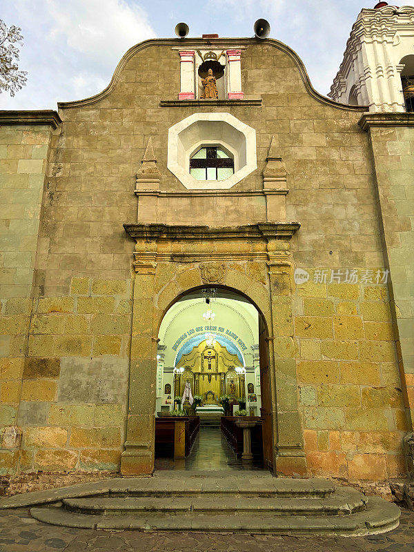 墨西哥瓦哈卡州Xochilmilco: Parroquia de Santo Tomás Xochilmilco